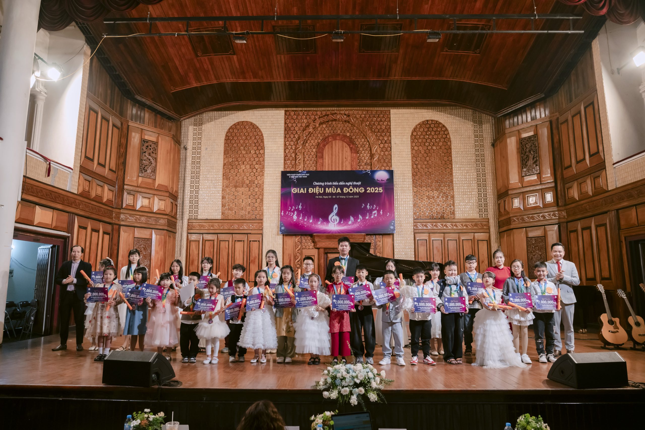 GIAI ĐIỆU MÙA ĐÔNG 2025